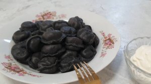 Чёрные пельмени...😎 Стали бы их есть?👩🏻
