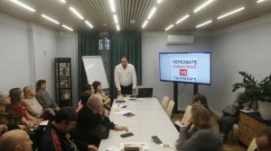 Начало встречи в Правсоюзе 100лица объясняет Максим Шилов ЖКХ НАЛОГ ПРИСТАВ КРЕДИТ БАНКИ МФО ДОЛГИ