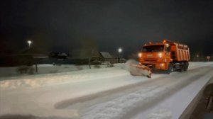 В регионах Дальнего востока и Сибири наблюдается снежный коллапс: кадры