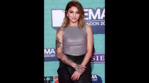 Джулия Майклз ( Julia Michaels )