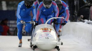 Российским саночникам и бобслеистам разрешили участвовать в Играх в Италии