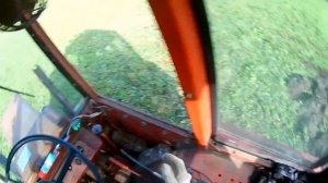 Распахиваю цилину на сенокосном поле. Т-25 с плугом 2-30 под посев . Видео осень  2022 г.