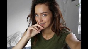 Джули Уркут ( Juli Urkut )