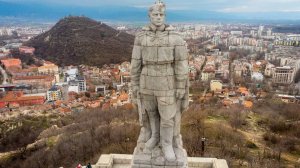 Памятник в Болгарии советским воинам-освободителям — знаменитый «Алеша»