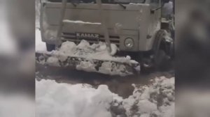 бездорожье..Когда уверен что ты супер водитель и тачка у тебя—танк.