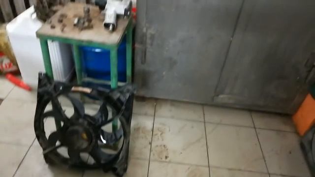 Снятие основного диффузора (вентилятора) охлаждения хендай соната hyundai sonata 2.7 смотреть онлайн