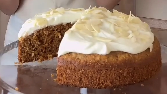 Сочный, влажный морковный ТОРТ с лёгким кремом из сливочного сыра...🎂🧀🥕😋 Рецепт ⤵️