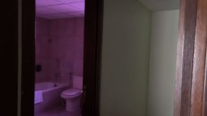 В какой шикарный номер нас заселили.