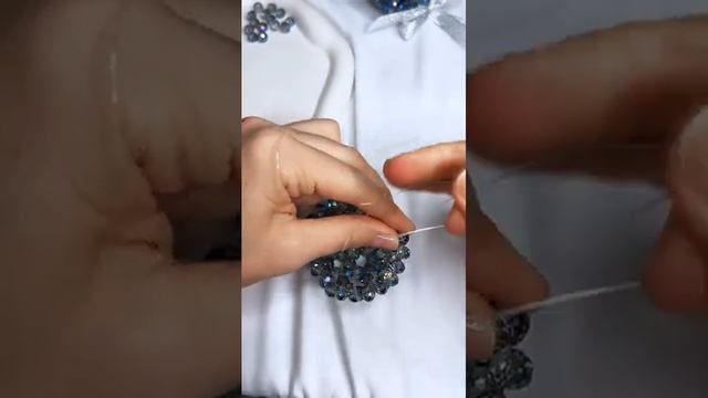 Видео-урок по созданию ёлочной игрушки Шар от irisna_brand смотреть онлайн