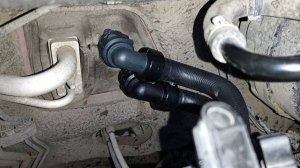 Замена патрубков радиатора отопления Опель Астра J