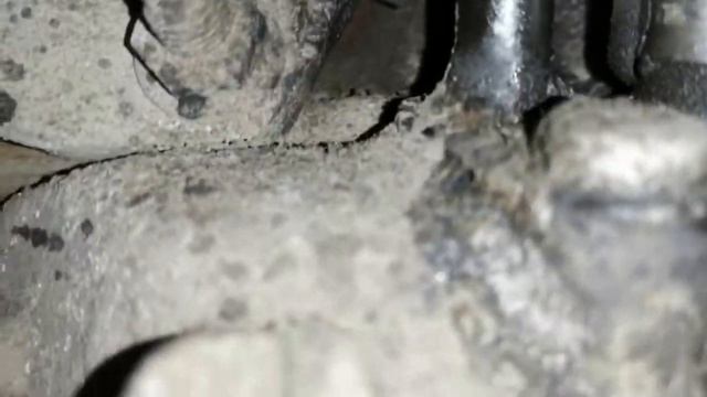 Где находится номер двигателя RANGE ROVER EVOQUE 2011 2.2 L дизель 190 л.с. смотреть онлайн