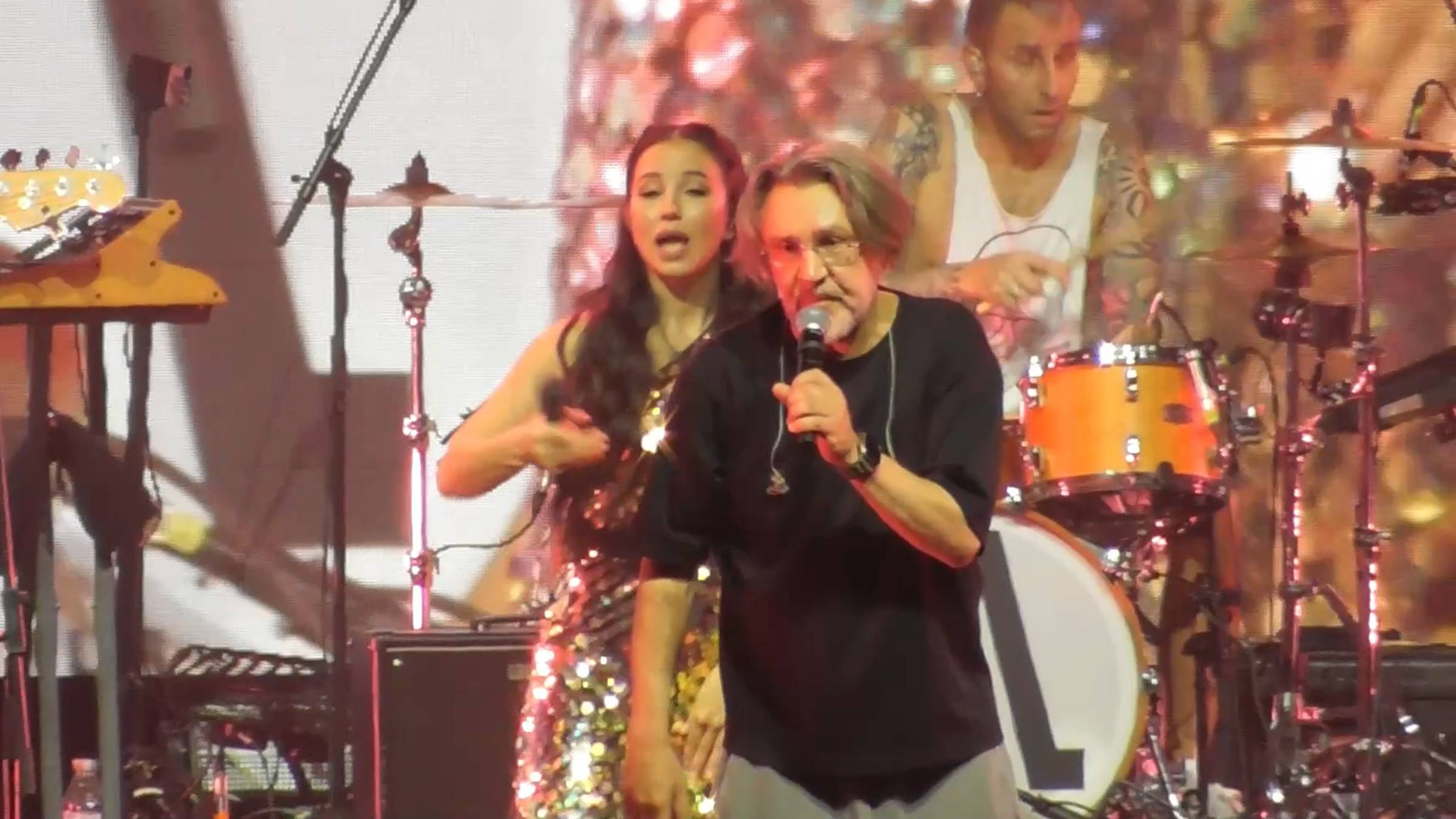 Ленинград — заШЫбись! (Live) Казань 19.10.2025 (Татнефть Арена) смотреть онлайн