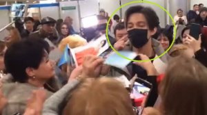 ГДЕ ОХРАНА?  ДИМАШ УБЕГАЕТ ОТ ФАНАТОВ