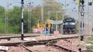 проезжающие поезда Индии ч.20