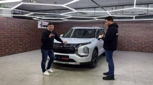 Друзья, Вы только посмотрите, что у нас есть в наличии🚘Mitsubishi Outlander IV