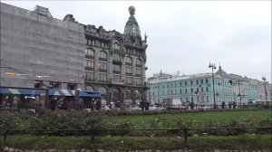 Зеркальный двор. Прогулка, разговор. Петербург. 09.11.25.