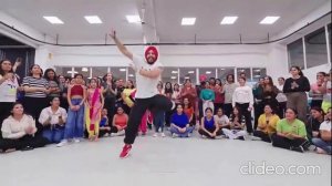 Энергичный Tанец  Бхангра — (Современный стиль - народный ) Пенджаба (Индия)