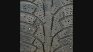 Решил сам дошиповать зимнюю резину. Протектор в норме а Шипов уже нет 99%! Смотри что получилось!