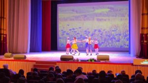 Полина выступает в ДК. 10 школа. Polina performs at a charity concert at the Cultural Center