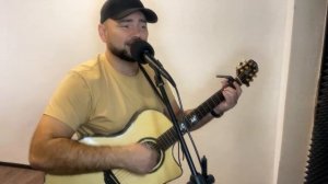 Под окном черемуха колышется