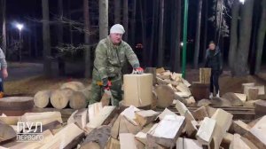 Сегодня в Беларуси прошёл чемпионат по колке дров среди журналистов