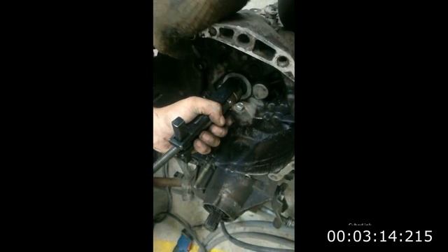 замена сальника первичного вала кпп рено логан Renault logan смотреть онлайн