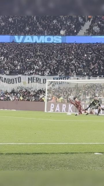 Я ПОБЫВАЛ НА ИГРЕ ЛЕО МЕССИ смотреть онлайн