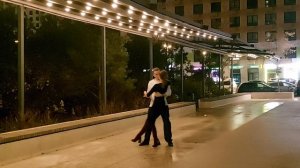 Танго в городе. Мурашки.