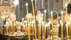 У МОЩЕЙ БЛАЖЕННОЙ МАТРОНЫ МОСКОВСКОЙ