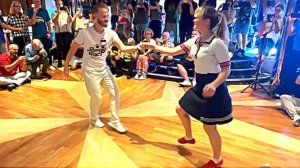 Демонстрация урока танца буги-вуги - Сондре и Таня. #Танцы