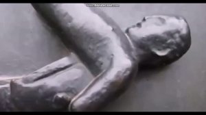 Мы корм для Рептилоидов. Всем своим видом кричат эти скульптуры