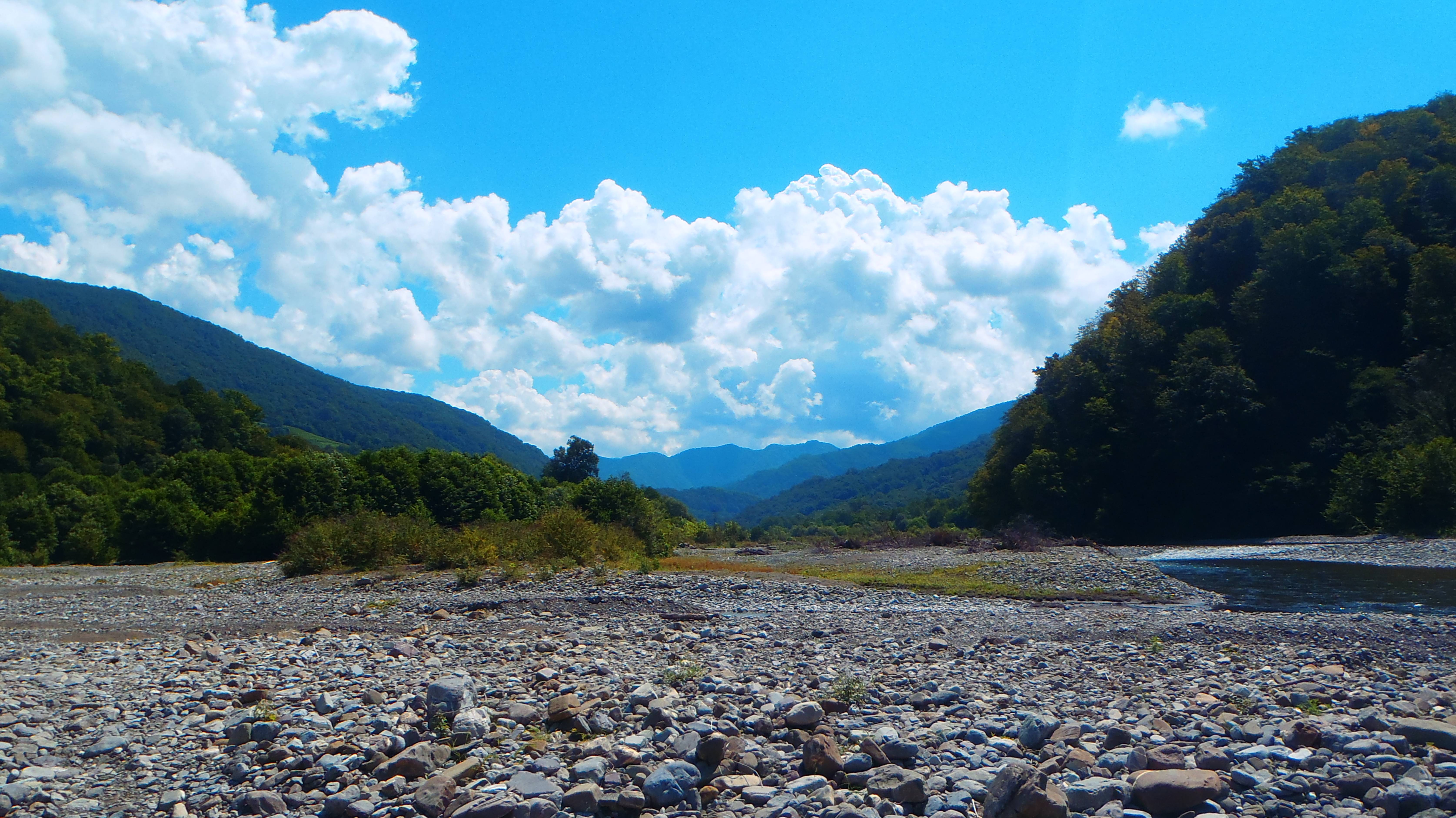 Сочи. Поход по реке Чухукт в Катковой щели.