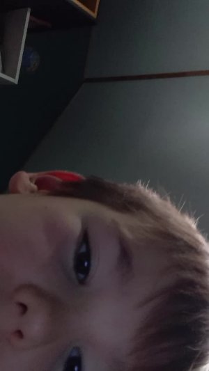 играем с Катей в сломанный minecraft