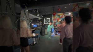 Сергей Харчев в Bla-bla cafe с песнями Л.Агутина