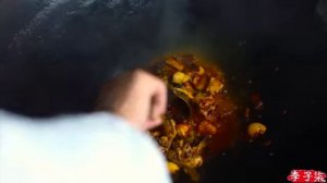 Жизнь девушки в китайской деревне.
Пьяная пламенная рыба