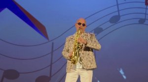 Прощай...на всех вокзалах поезда...саксофон Олег Буланов