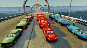 МУЛЬТИКИ ПРО МАШИНКИ. Эпичные краши: машины МАКВИН летят с мега‑рампы.