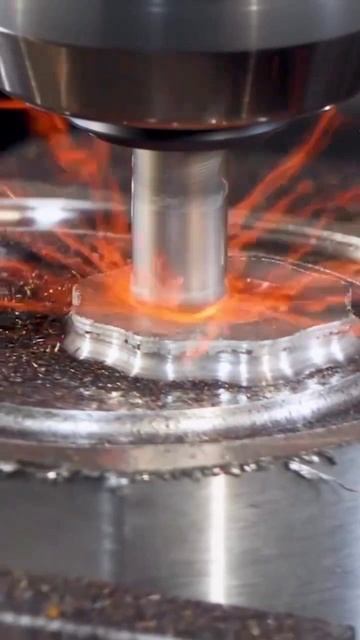 Фрезерная обработка с огоньком))) Фрезеровка на грани фола или насколько быстро кончится фреза. #фре