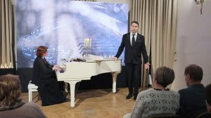 Романс "Расстаемся на южном заливе" исполняет А. Метлов и Людмила Биглер