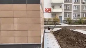 Николай Зубрилин проводит обход территорий округа, контролирует восстановление инженерных сетей.