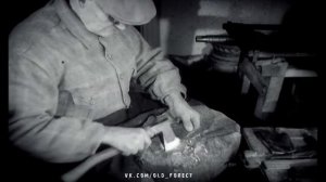 Изтотовлени национального финского гребня при  помощи топора Billnas 61 ( фильм 1954 г)