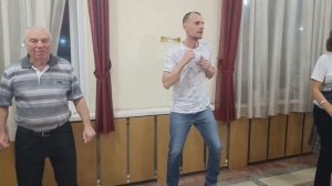 8 ноября.Играй гитара....