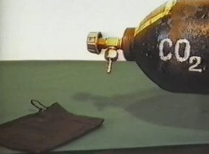 Физика. Опыты. Испарение твердой углекислоты