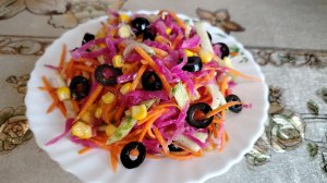 Салат "РАДУГА" с солëной капустой.