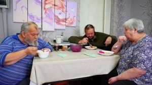 Я не пью ! Маме не понравилась критика людей Готовим обед ВКУСНО КУШАЕМ ВСЕЙ СЕМЬЁЙ