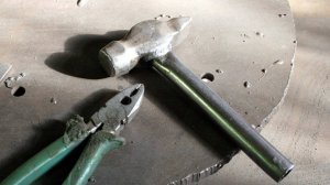 Сын жестоко избил 89-летнего отца молотком из-за просьбы убраться в комнате