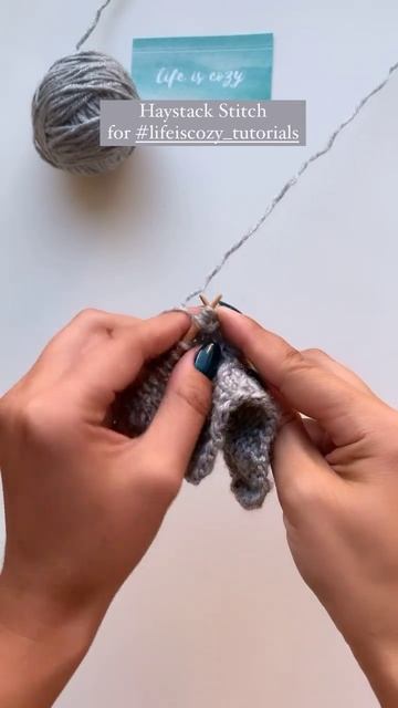 Простой узор с вытянутыми петлями. Количество петель кратное 31 ряд: 3 петли пропустить, вытянуть смотреть онлайн