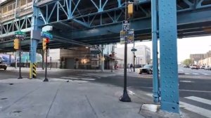 «Филадельфия без прикрас: Кенсингтон‑авеню сегодня» — реалистичный взгляд.