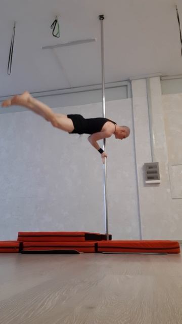 "Фонжи" почти три раза. Высоты не хватило... (Александр Странник https://vk.com/far_familiar)