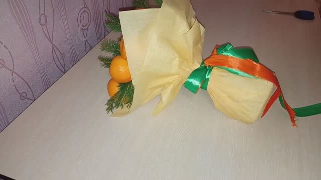 Букет из мандаринов в подарок на новый 2026 год смотреть онлайн